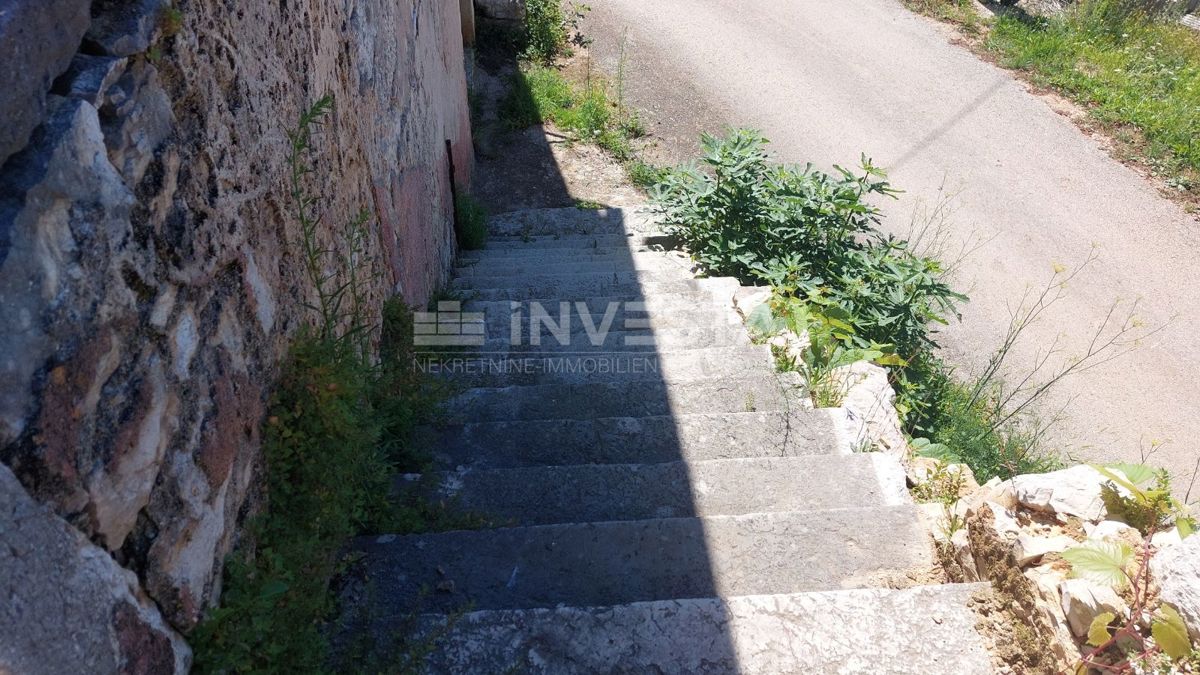 Višnjan, Casa in pietra – ristrutturazione iniziata