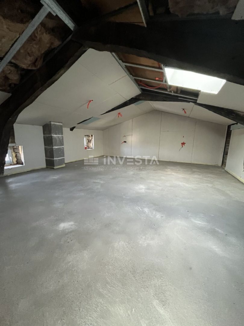 Višnjan, Casa in pietra – ristrutturazione iniziata