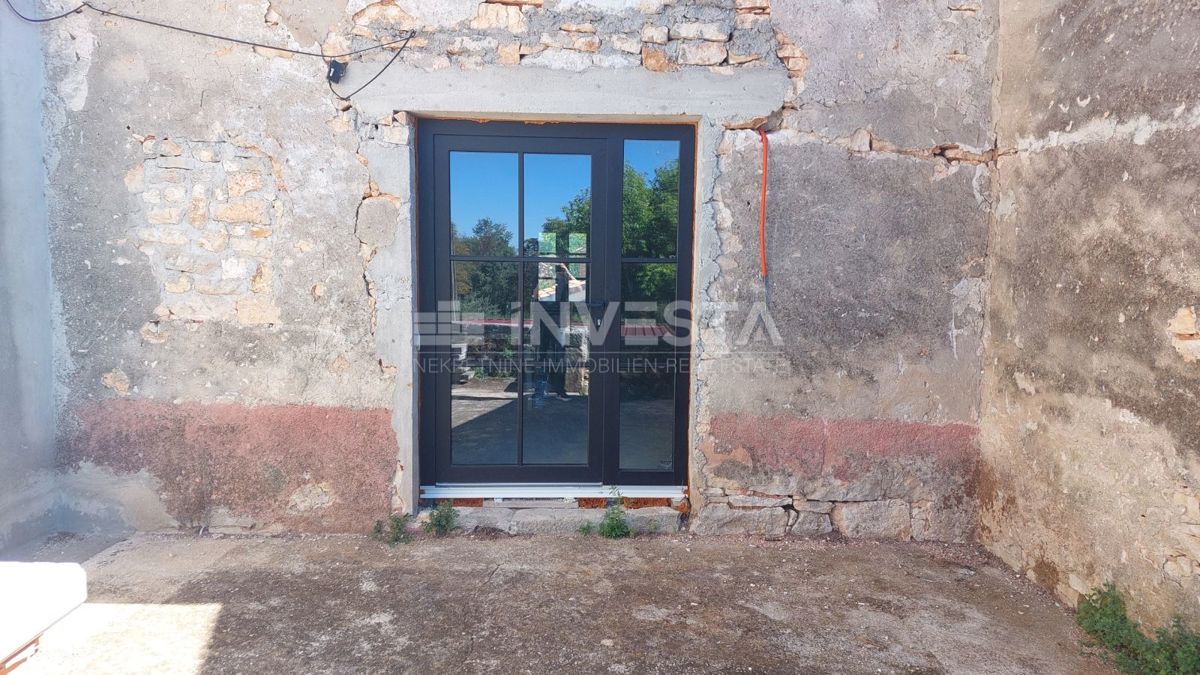 Višnjan, Casa in pietra – ristrutturazione iniziata