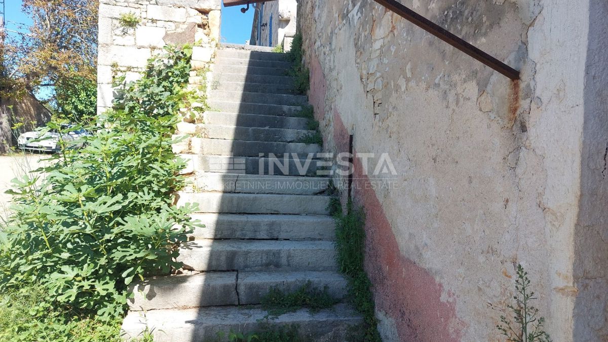 Višnjan, Casa in pietra – ristrutturazione iniziata