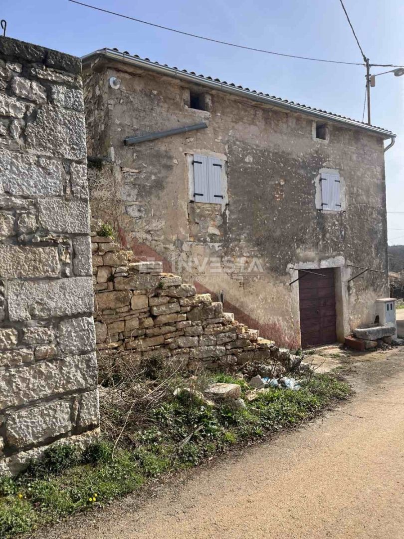 Višnjan, Casa in pietra – ristrutturazione iniziata