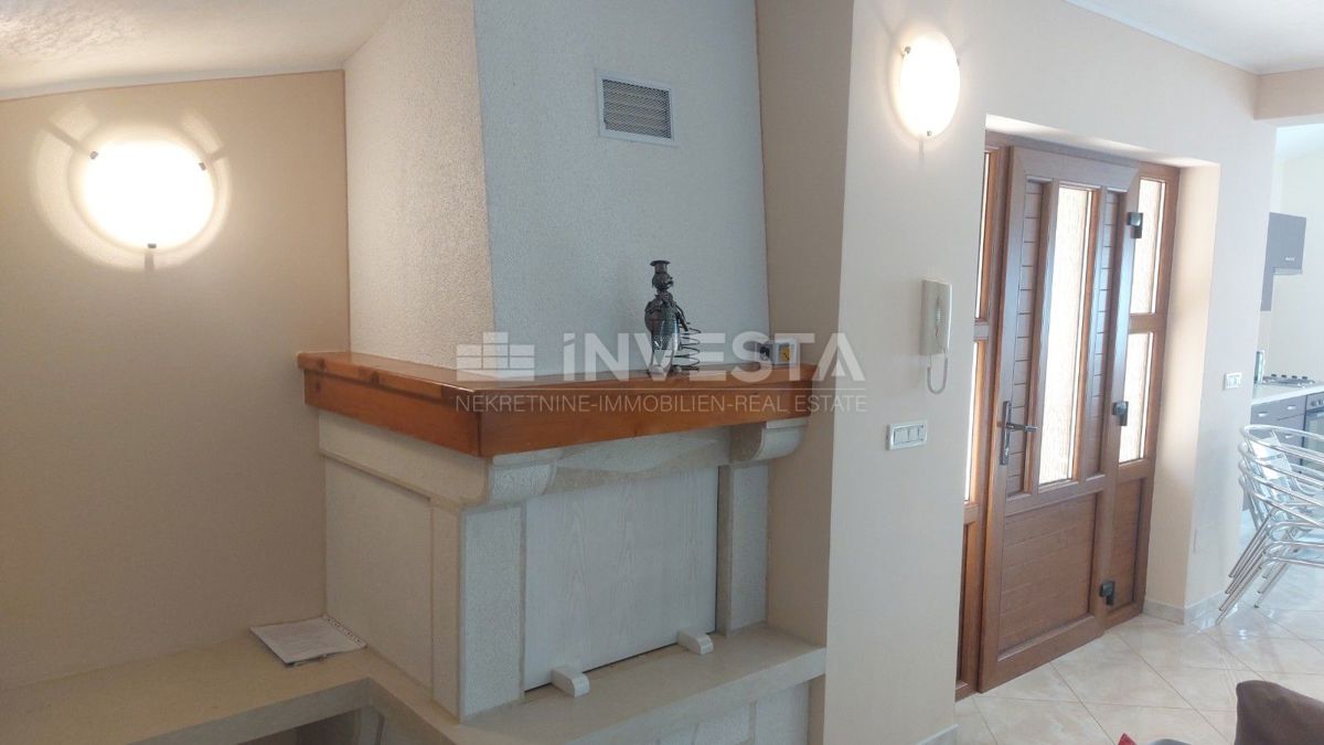 Casa con piscina in una zona tranquilla