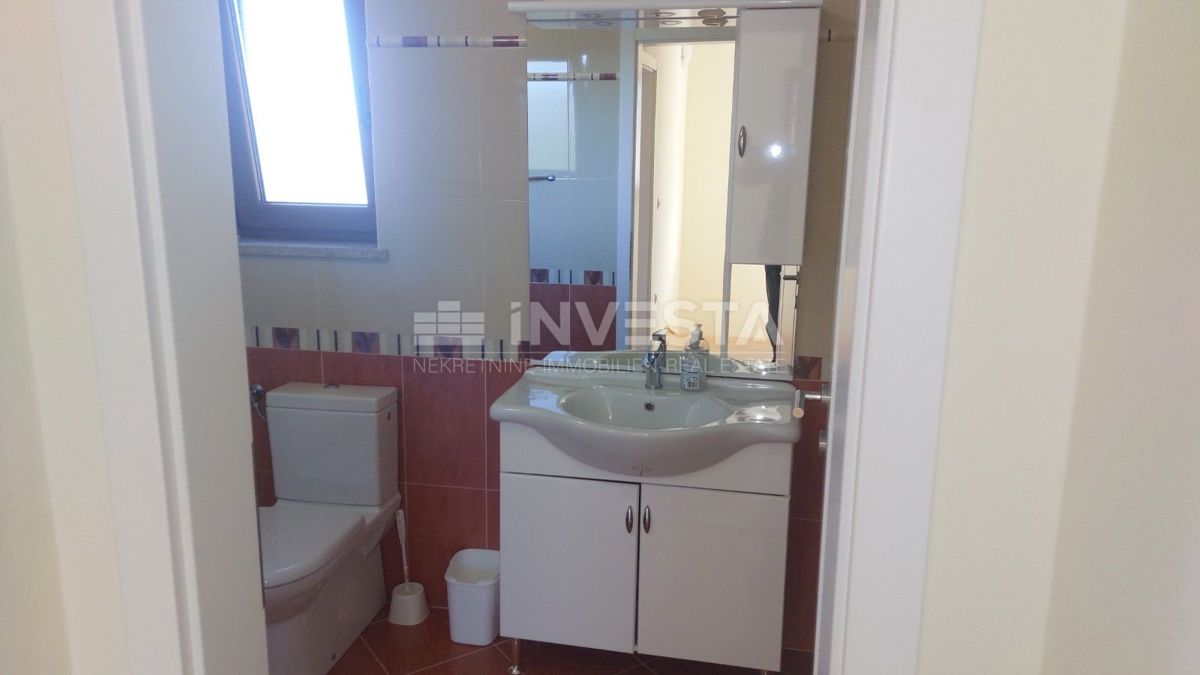 Casa con piscina in una zona tranquilla