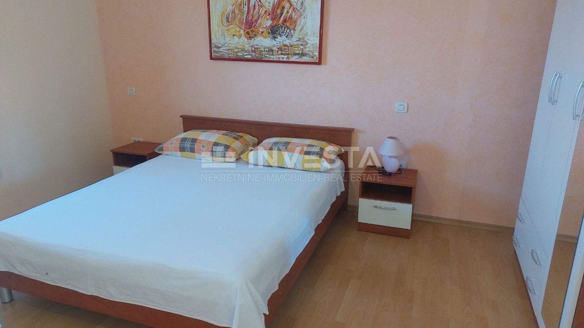 Casa con piscina in una zona tranquilla