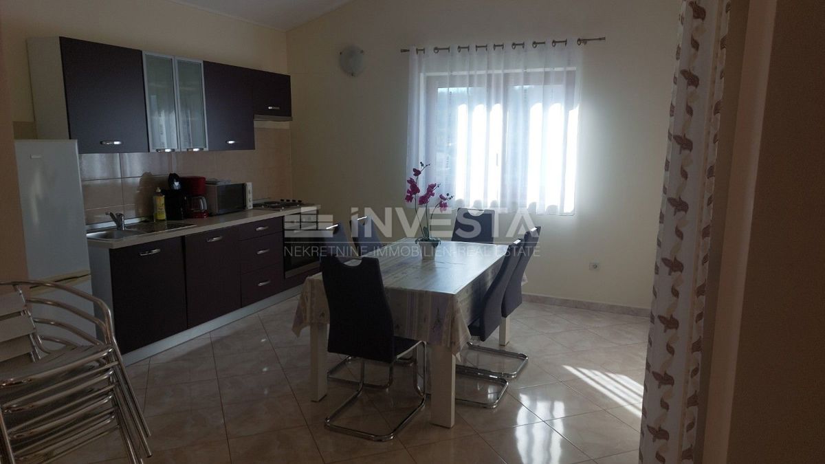 Casa con piscina in una zona tranquilla