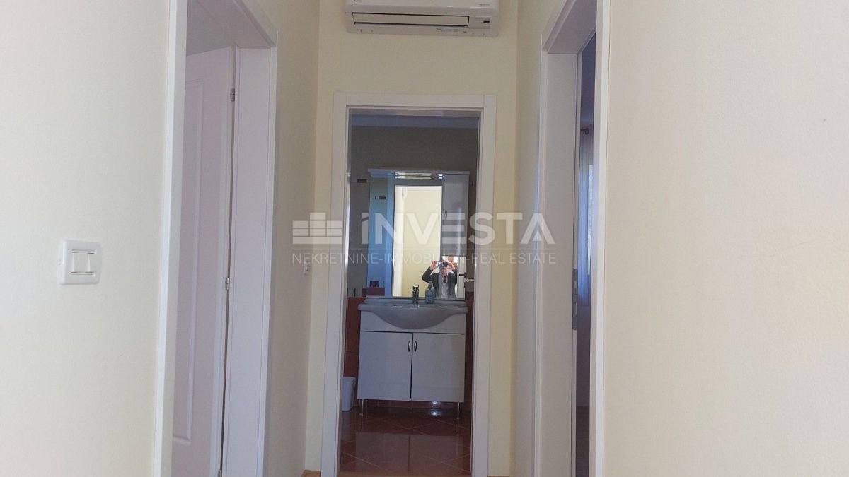 Casa con piscina in una zona tranquilla