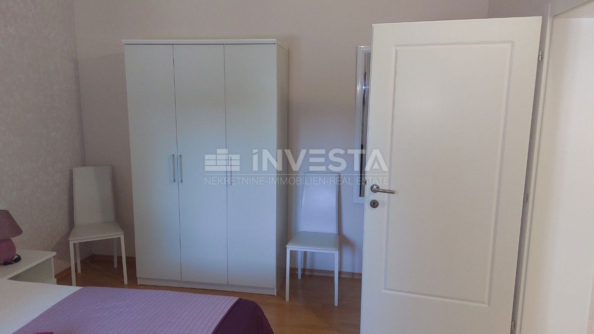 Casa con piscina in una zona tranquilla