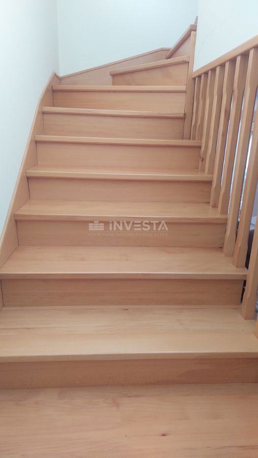 Casa con piscina in una zona tranquilla