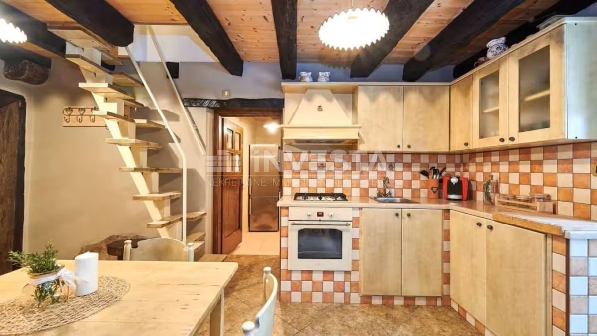 Istria centrale, villa rustica in pietra, area spa, due piscine riscaldate