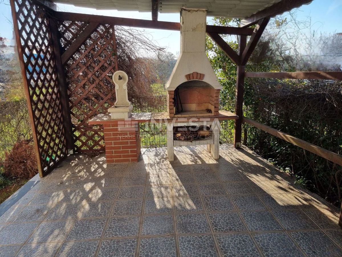 Fasana, appartamento eccezionale vicino alla spiaggia, giardino, terrazza e parcheggio