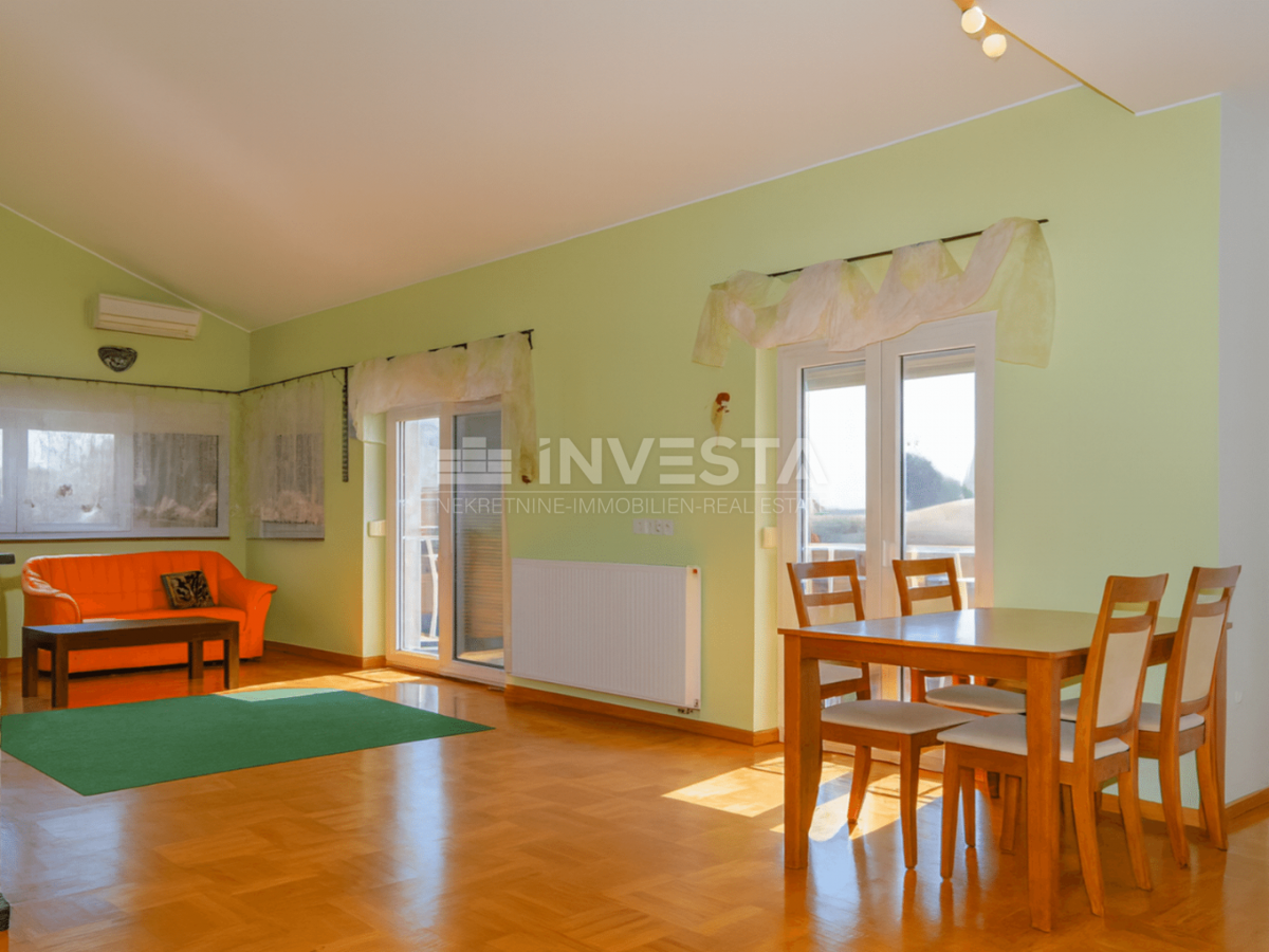 Fasana, appartamento eccezionale vicino alla spiaggia, giardino, terrazza e parcheggio