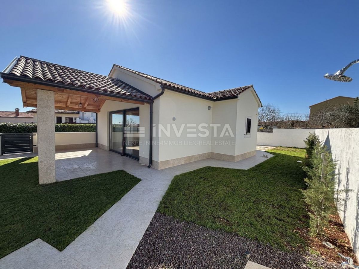 Casa al piano terra lussuosamente attrezzata con giardino