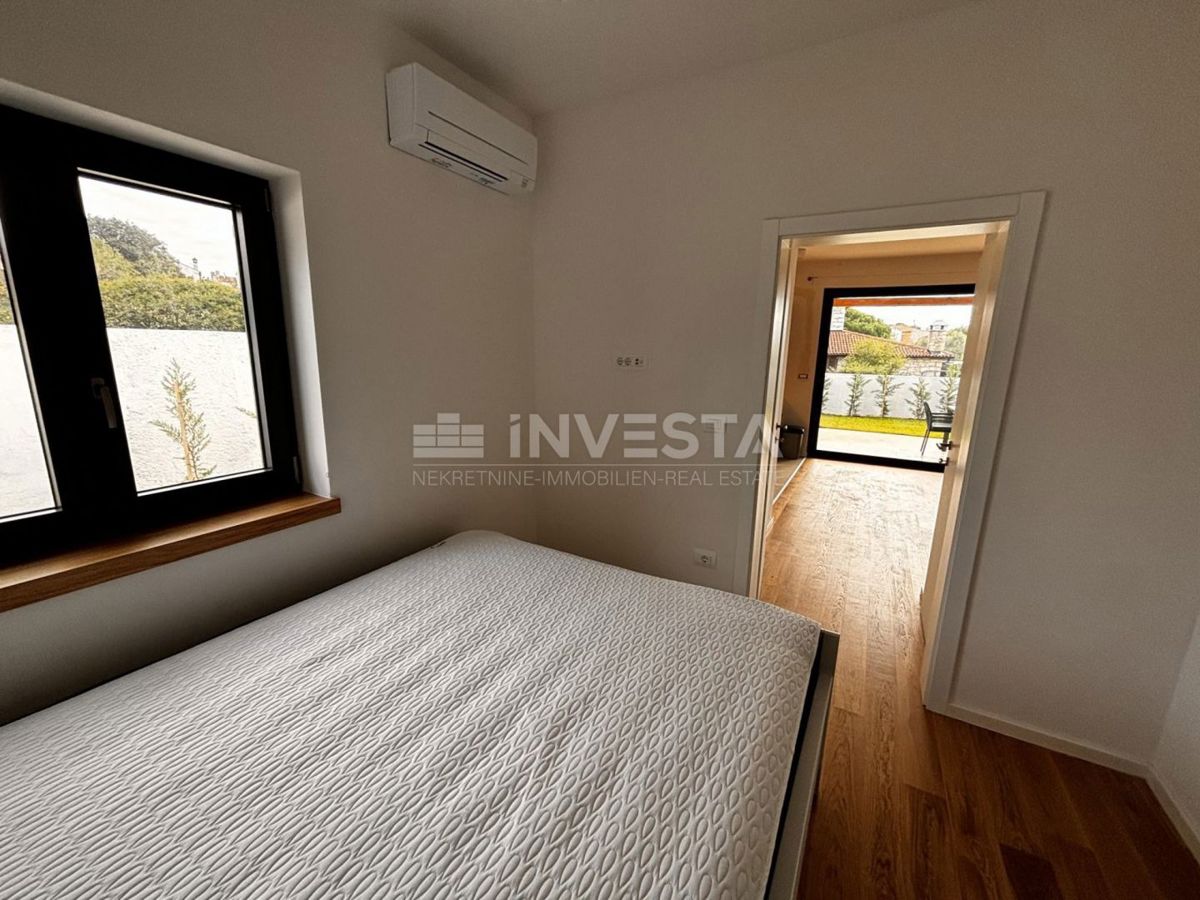 Casa al piano terra lussuosamente attrezzata con giardino