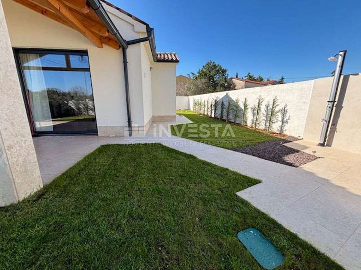 Casa al piano terra lussuosamente attrezzata con giardino