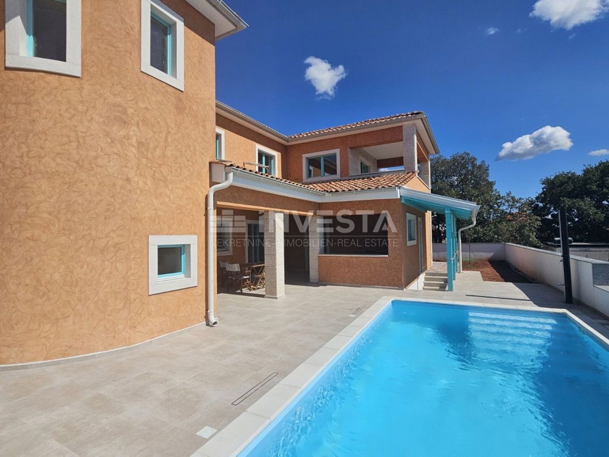 Barbariga, Villa in Stile Toscano con Piscina nel Mediterraneo, Vista Mare