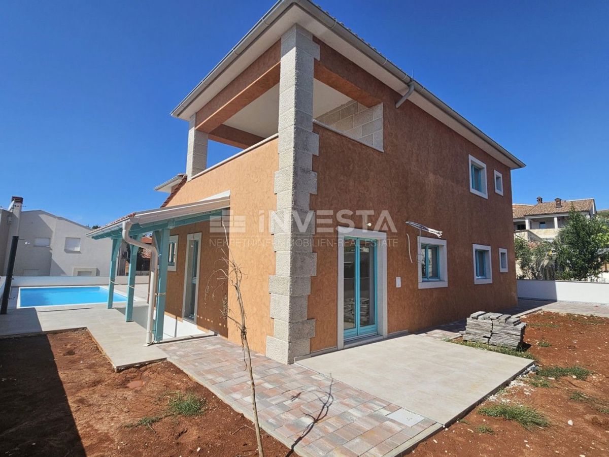 Barbariga, Villa in Stile Toscano con Piscina nel Mediterraneo, Vista Mare