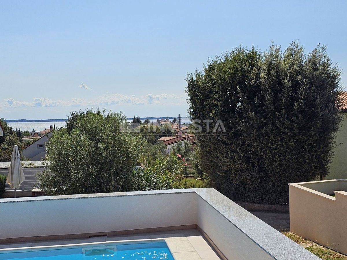 Barbariga, Villa in Stile Toscano con Piscina nel Mediterraneo, Vista Mare