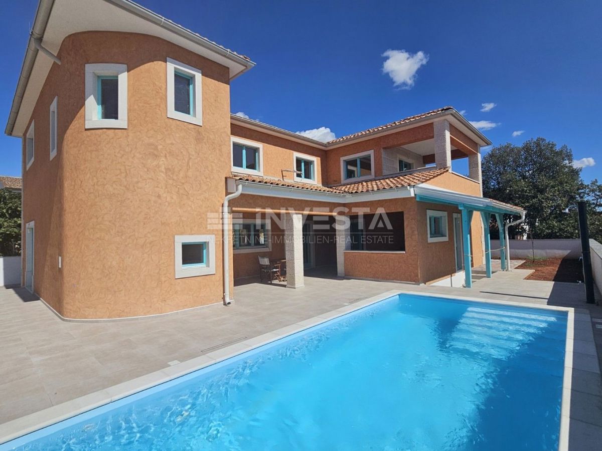 Barbariga, Villa in Stile Toscano con Piscina nel Mediterraneo, Vista Mare