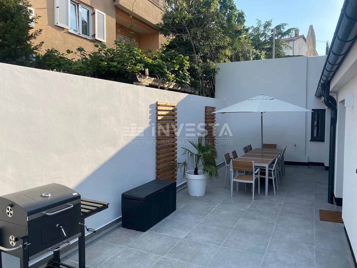 Premantura, appartamento lussuoso e spazioso di 123m2 con giardino e jacuzzi