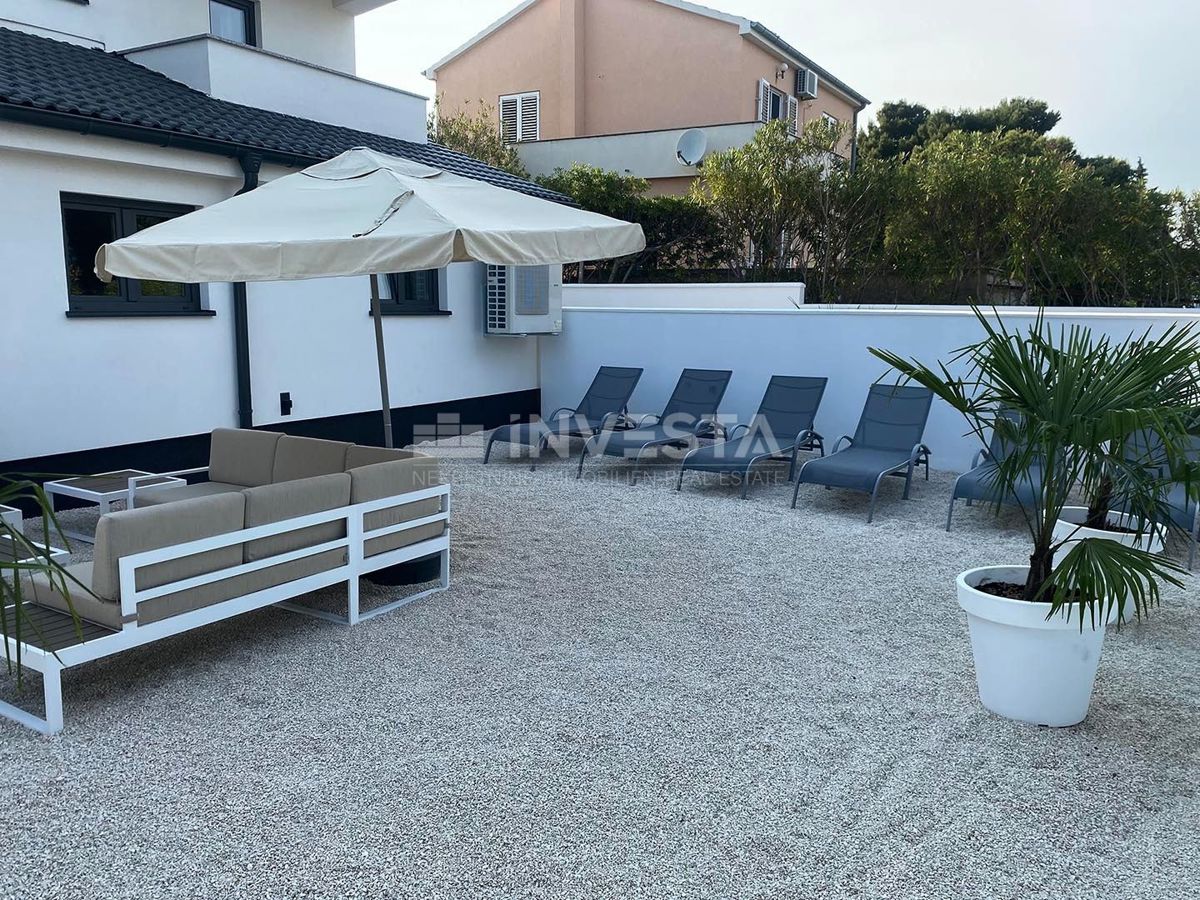 Premantura, appartamento lussuoso e spazioso di 123m2 con giardino e jacuzzi