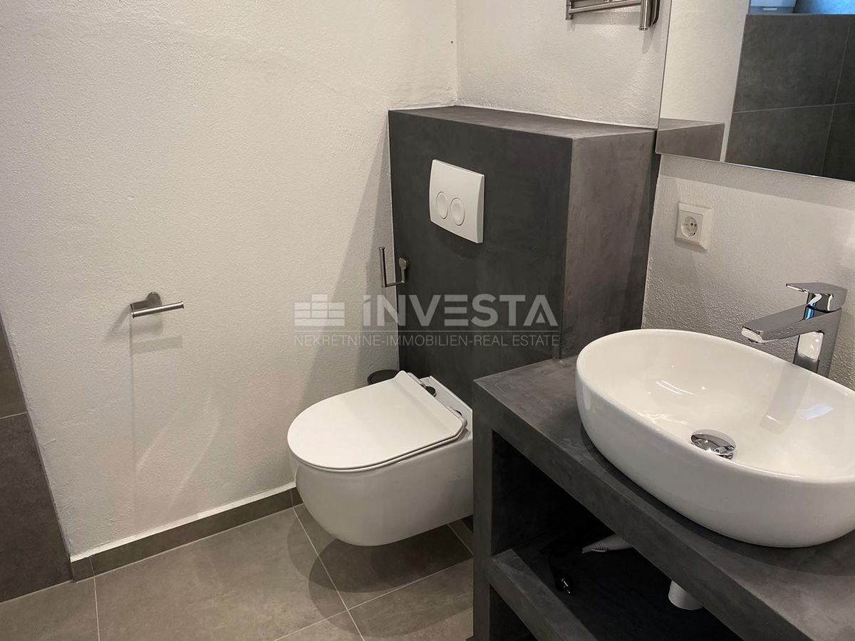 Premantura, appartamento lussuoso e spazioso di 123m2 con giardino e jacuzzi