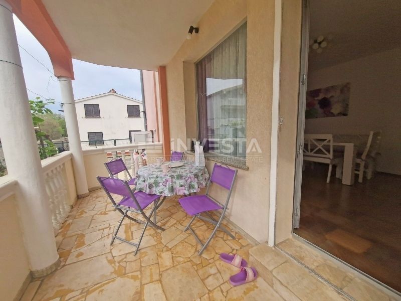 Zona Fasana, palazzina con 4 unità abitative, vicino al mare