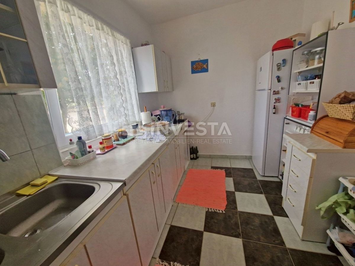 Zona Fasana, palazzina con 4 unità abitative, vicino al mare