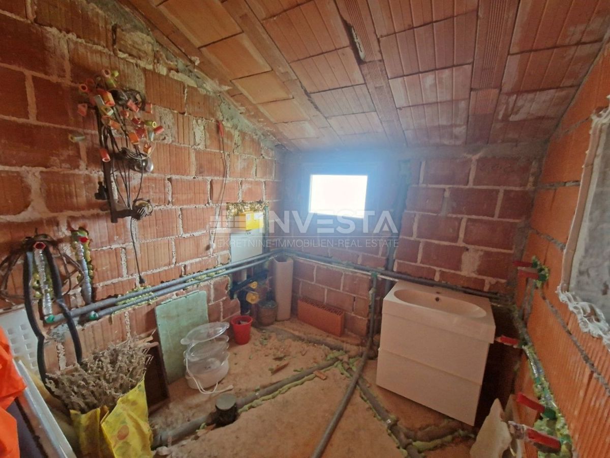 Zona Fasana, palazzina con 4 unità abitative, vicino al mare