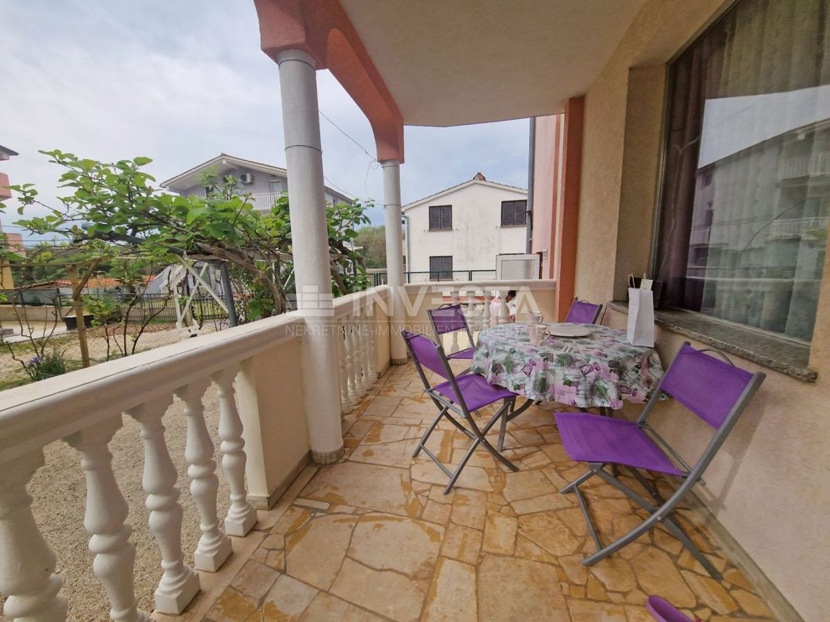 Zona Fasana, palazzina con 4 unità abitative, vicino al mare