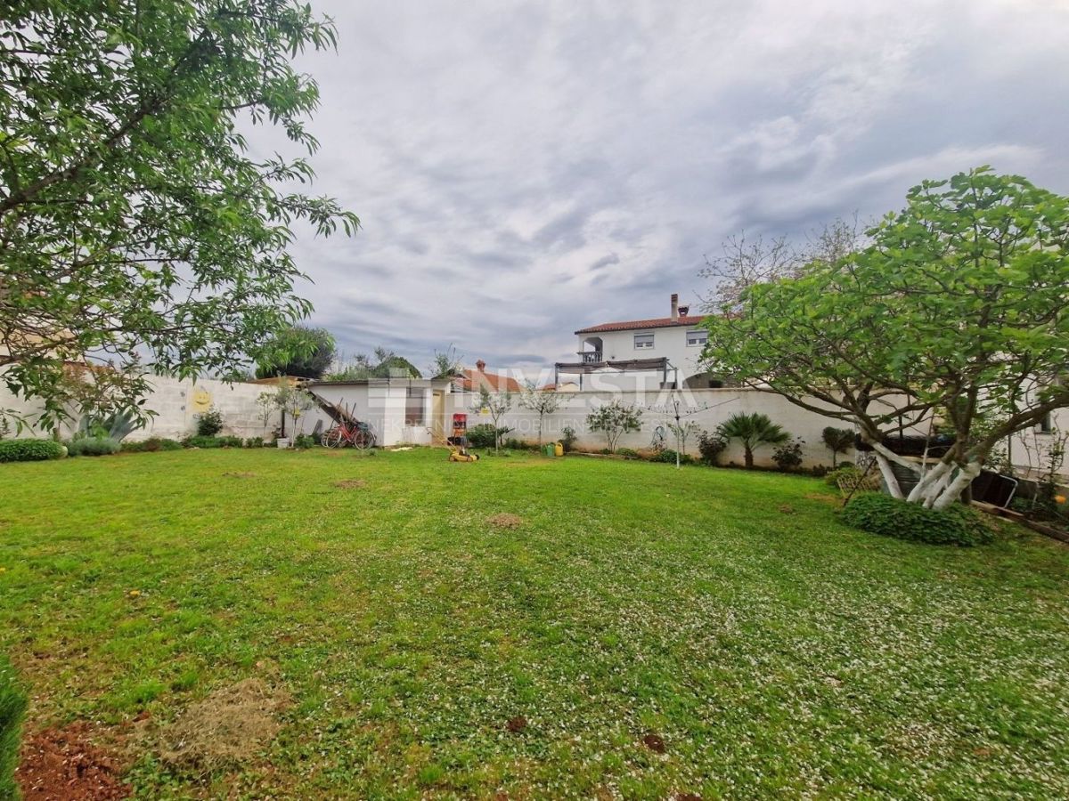 Zona Fasana, palazzina con 4 unità abitative, vicino al mare