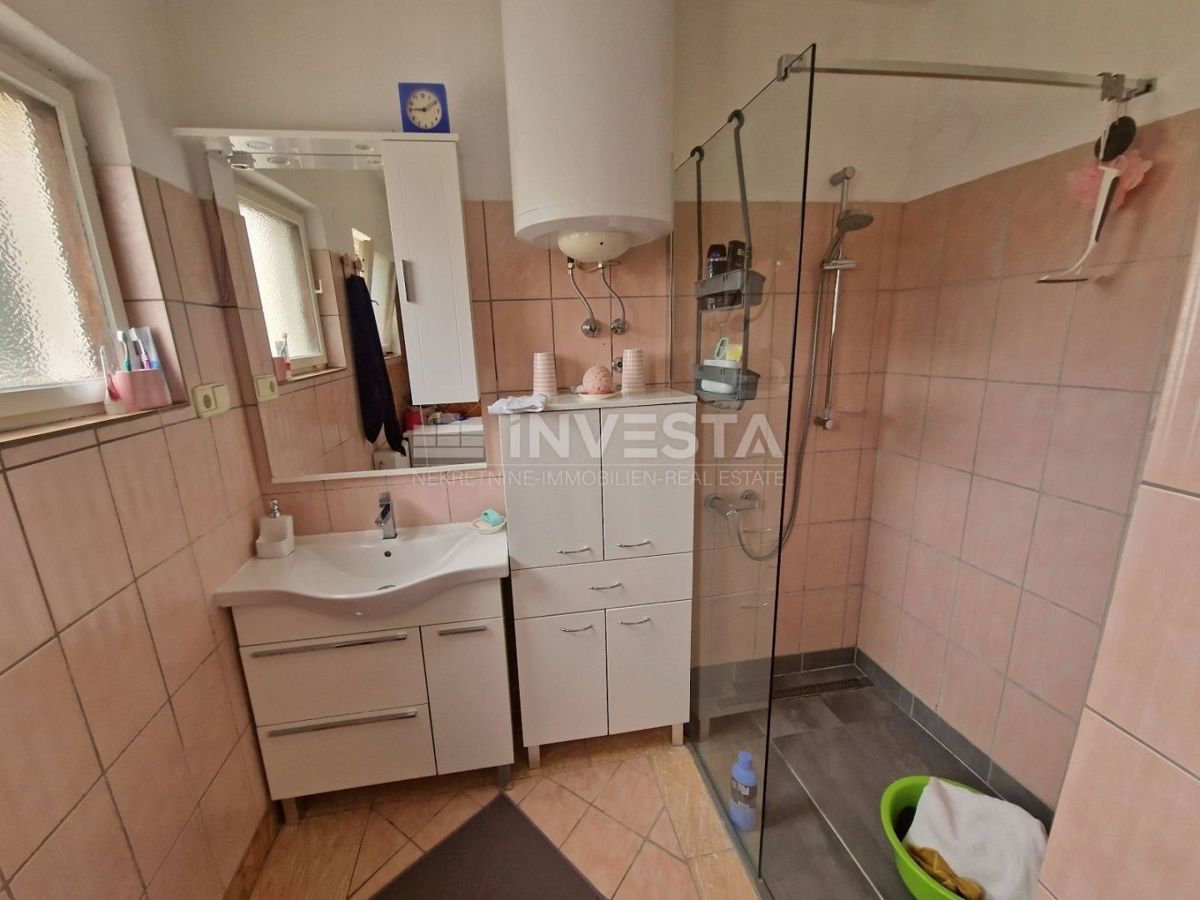 Zona Fasana, palazzina con 4 unità abitative, vicino al mare