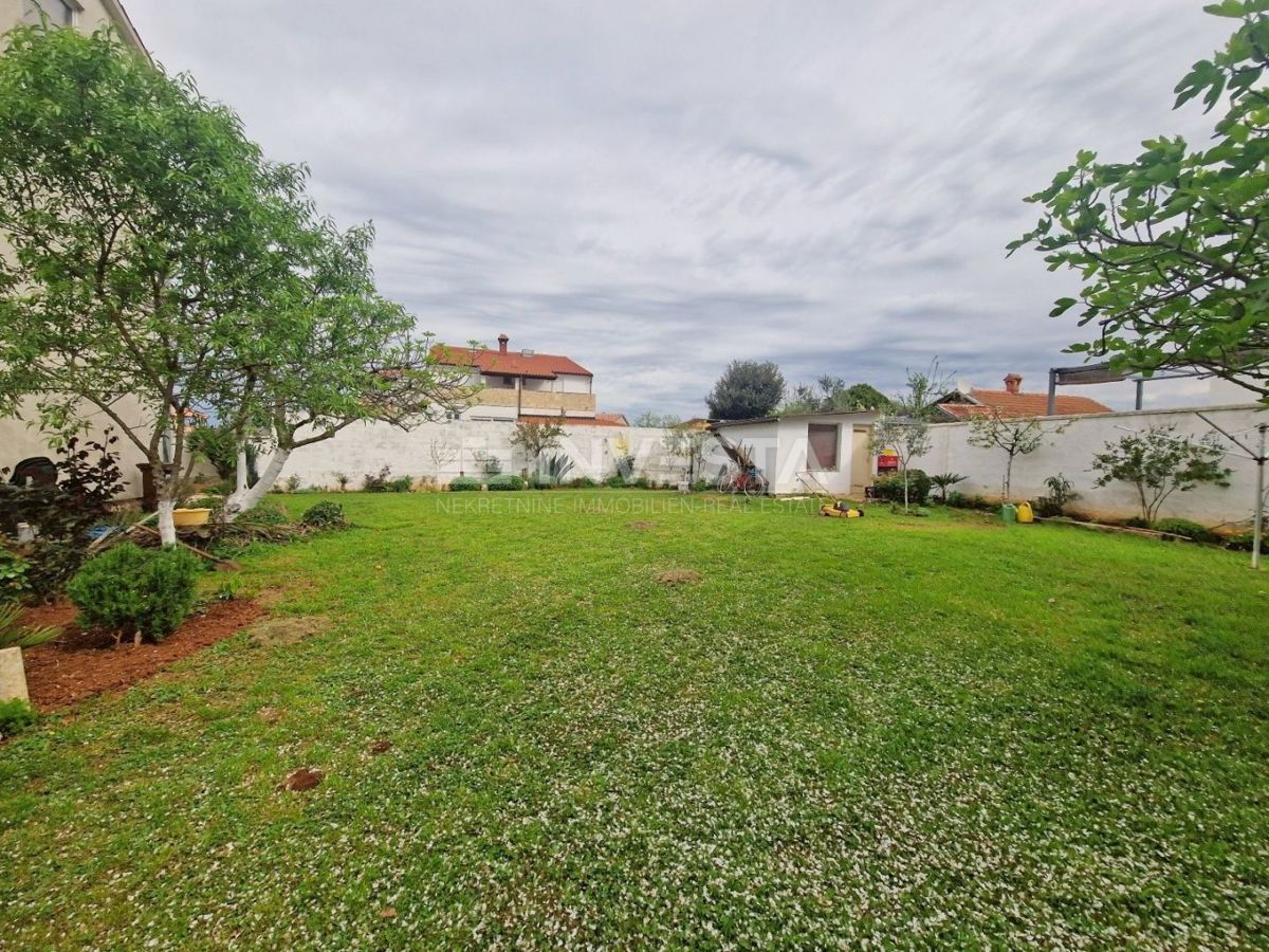 Zona Fasana, palazzina con 4 unità abitative, vicino al mare