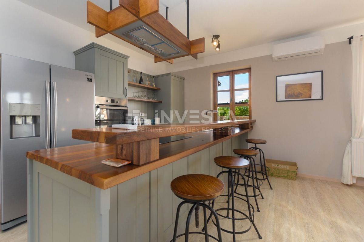 Dintorni di Dignano, Villa rustica di lusso con piscina