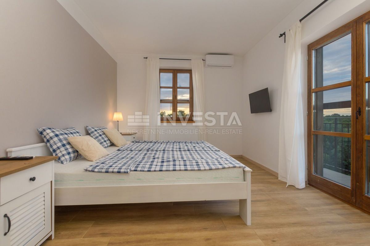 Dintorni di Dignano, Villa rustica di lusso con piscina