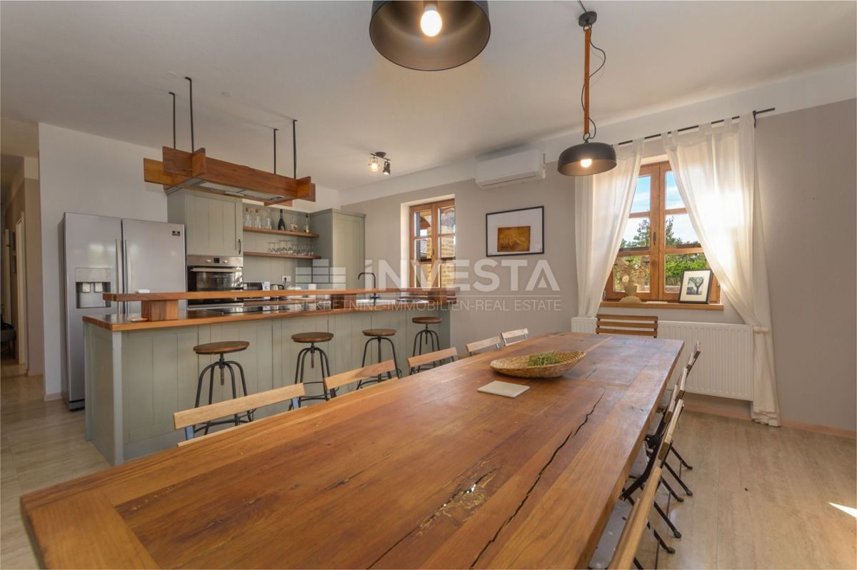 Dintorni di Dignano, Villa rustica di lusso con piscina