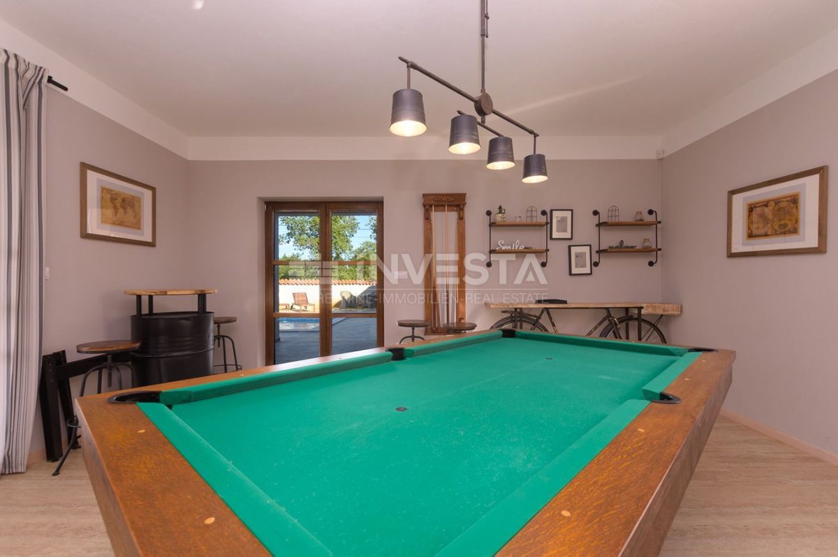 Dintorni di Dignano, Villa rustica di lusso con piscina