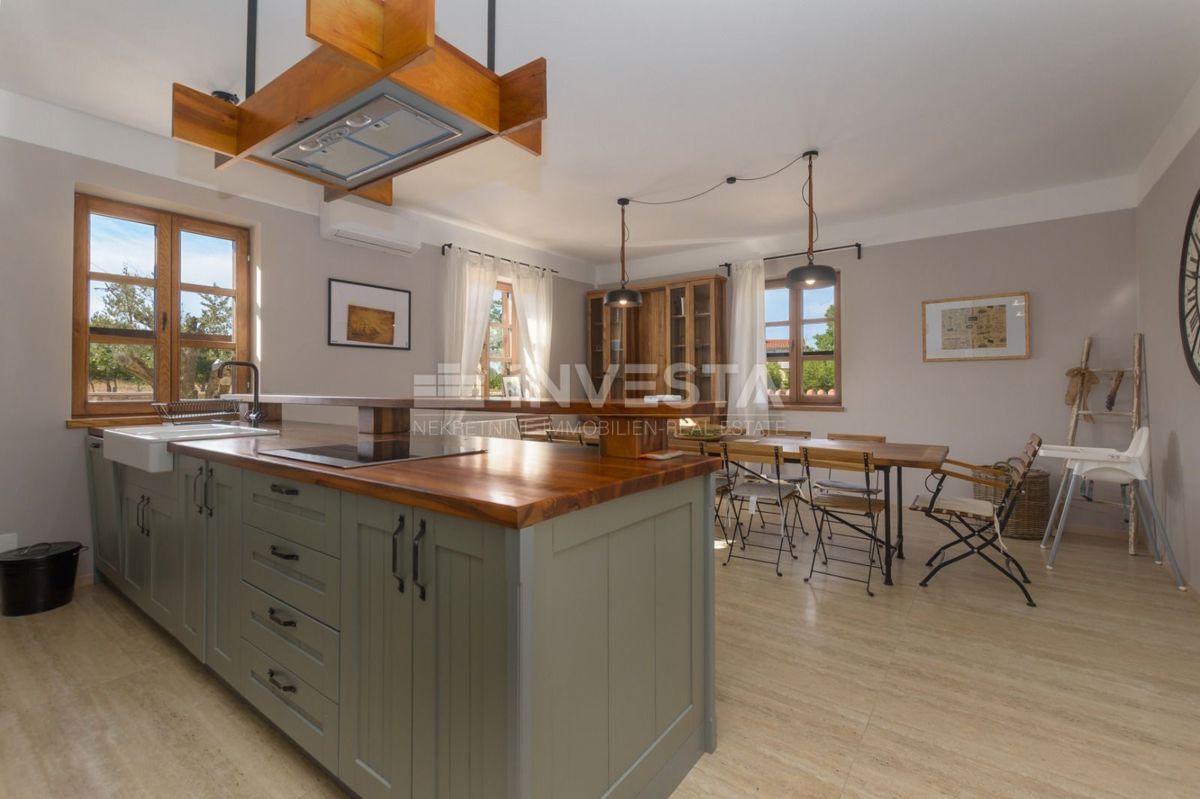 Dintorni di Dignano, Villa rustica di lusso con piscina