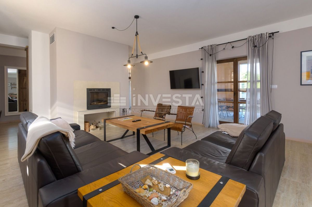 Dintorni di Dignano, Villa rustica di lusso con piscina