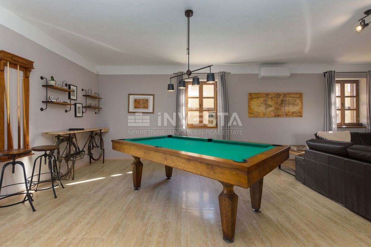 Dintorni di Dignano, Villa rustica di lusso con piscina