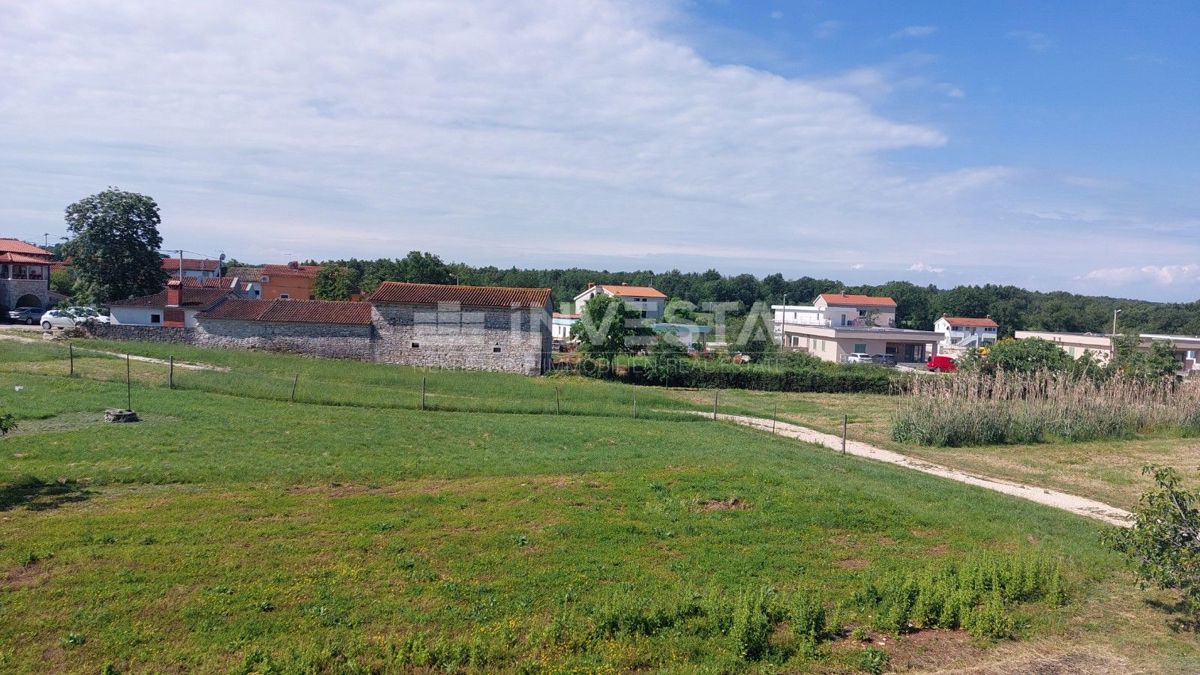  Zona di Poreč, appartamento confortevole in una nuova costruzione con giardino