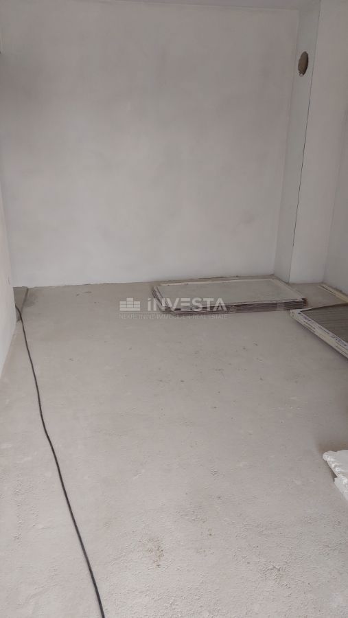  Zona di Poreč, appartamento confortevole in una nuova costruzione con giardino