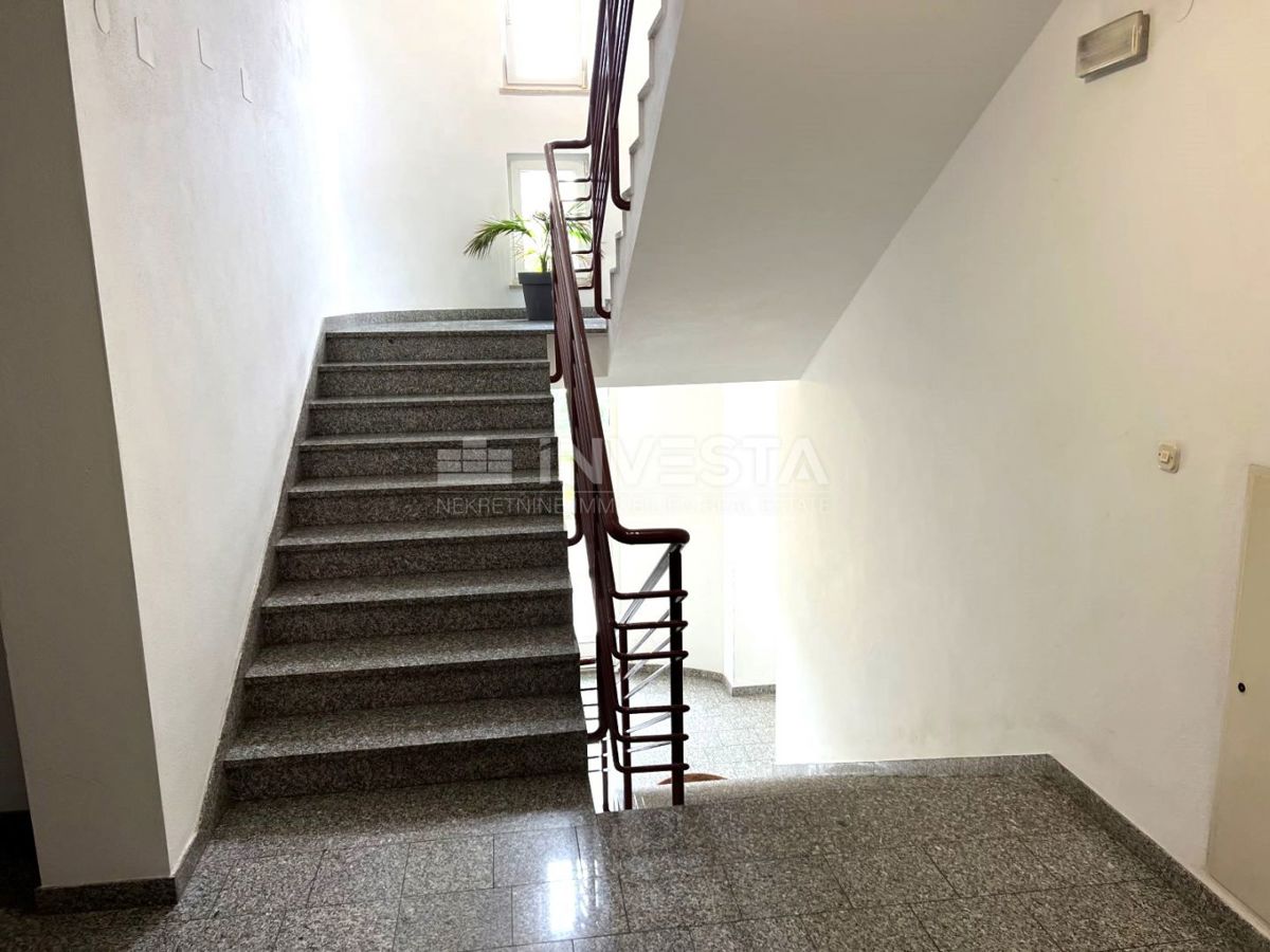 Pola, Nova Veruda, appartamento in una posizione rara disponibile