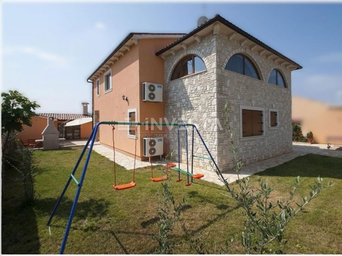 Villa indipendente con piscina nei dintorni di Barban
