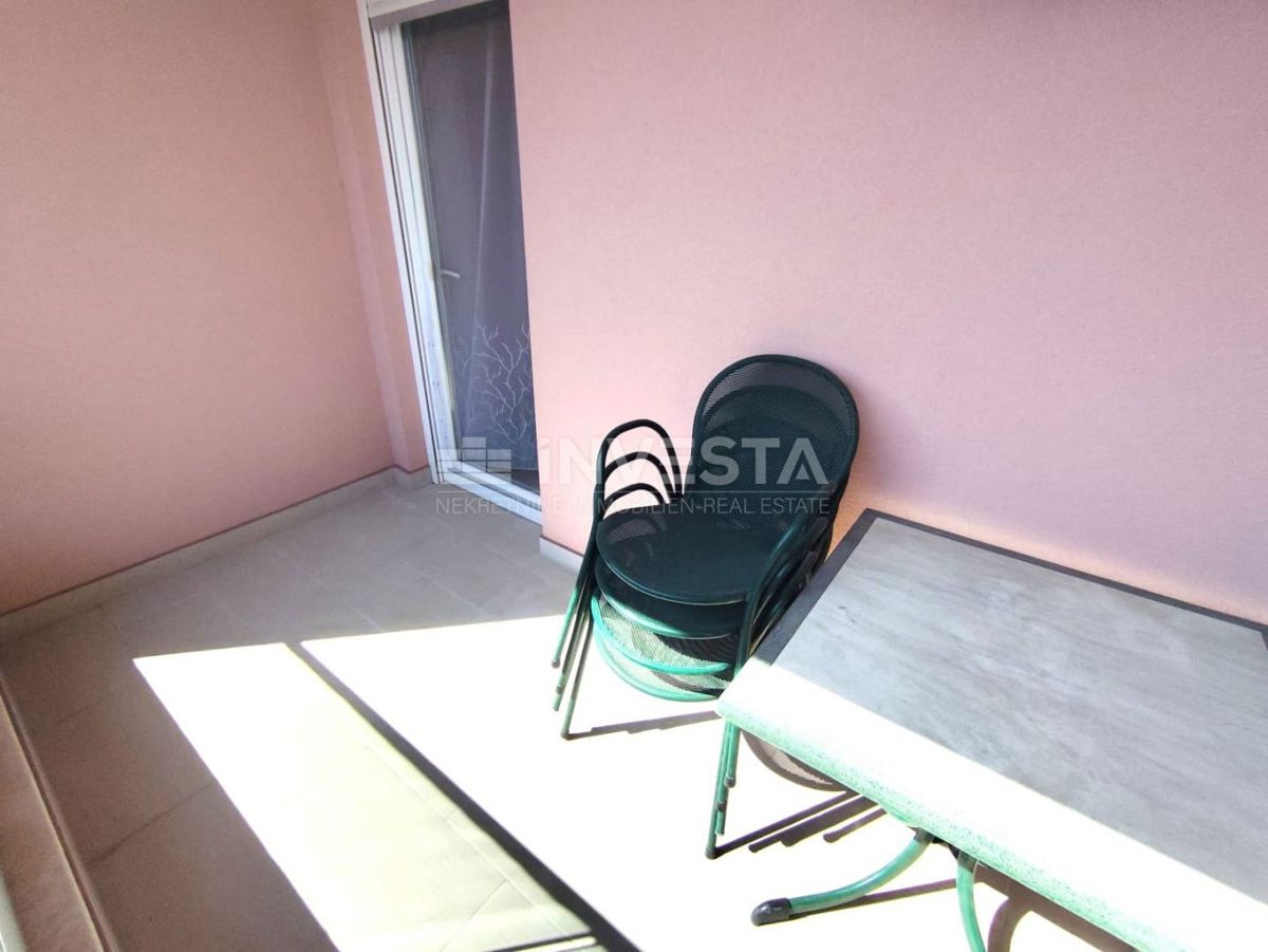 Appartamento con 2 camere da letto, terrazza, parcheggio, vicino al mare e a Fasana