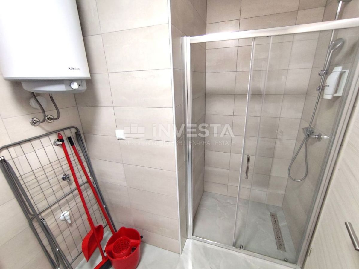 Appartamento con 2 camere da letto, terrazza, parcheggio, vicino al mare e a Fasana