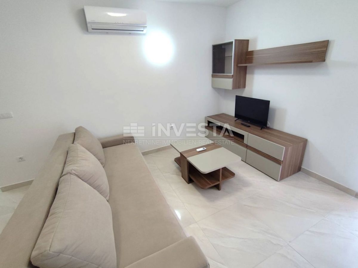 Appartamento con 2 camere da letto, terrazza, parcheggio, vicino al mare e a Fasana