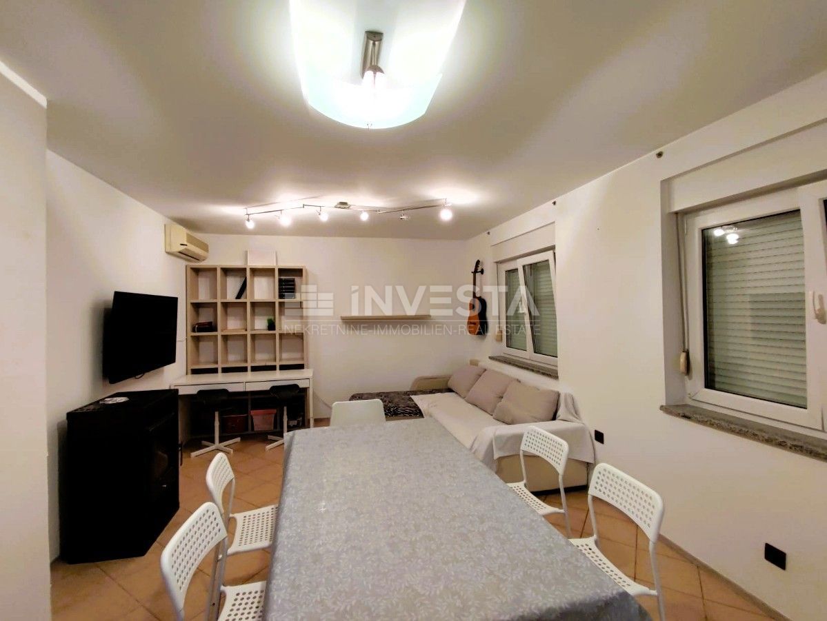 Valdebek – Appartamento al piano terra, 2 camere da letto, posto auto in garage