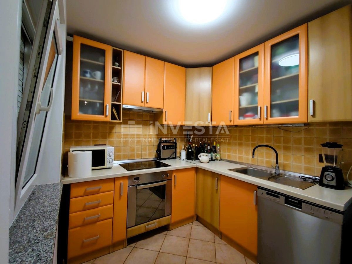 Valdebek – Appartamento al piano terra, 2 camere da letto, posto auto in garage