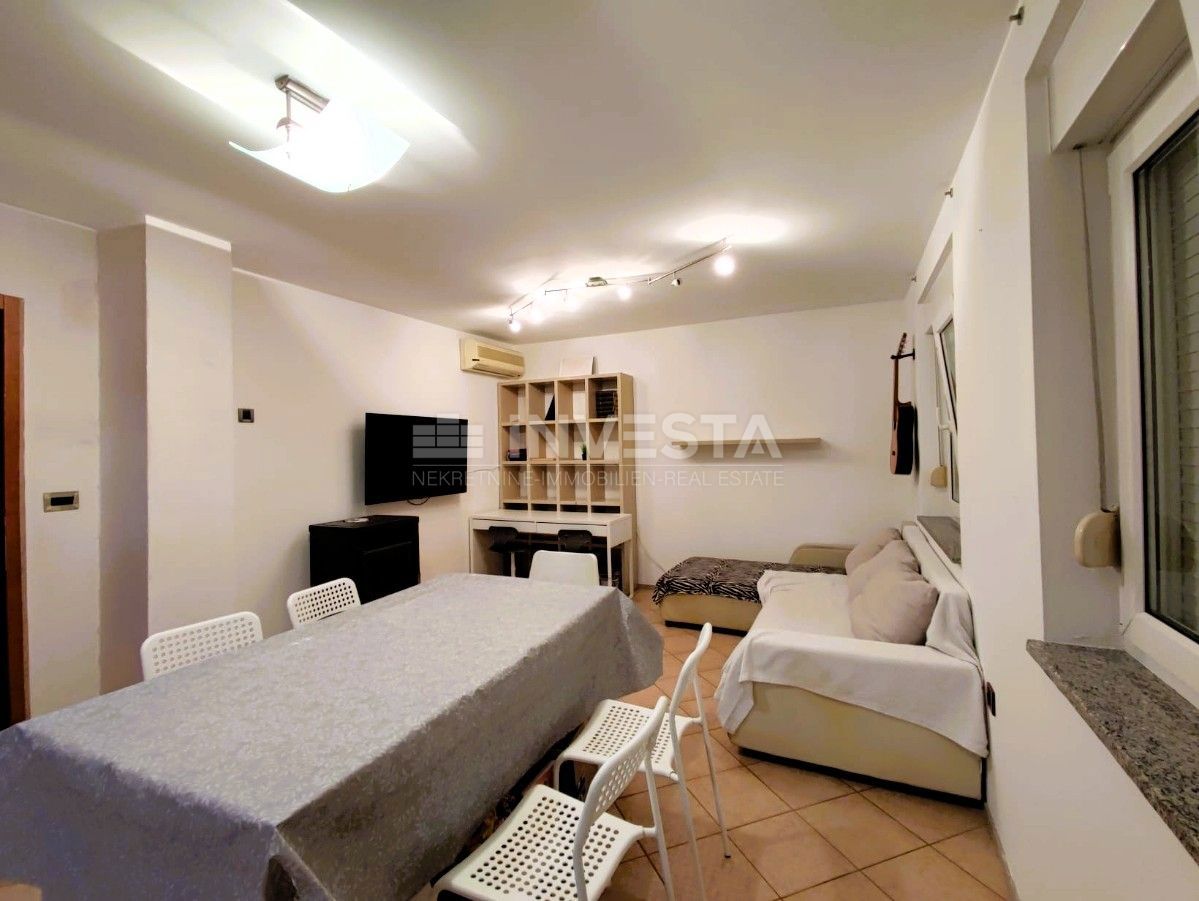 Valdebek – Appartamento al piano terra, 2 camere da letto, posto auto in garage