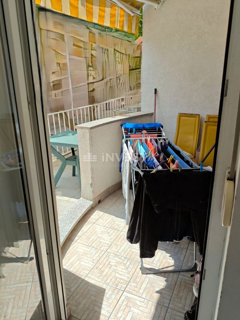 Valdebek – Appartamento al piano terra, 2 camere da letto, posto auto in garage